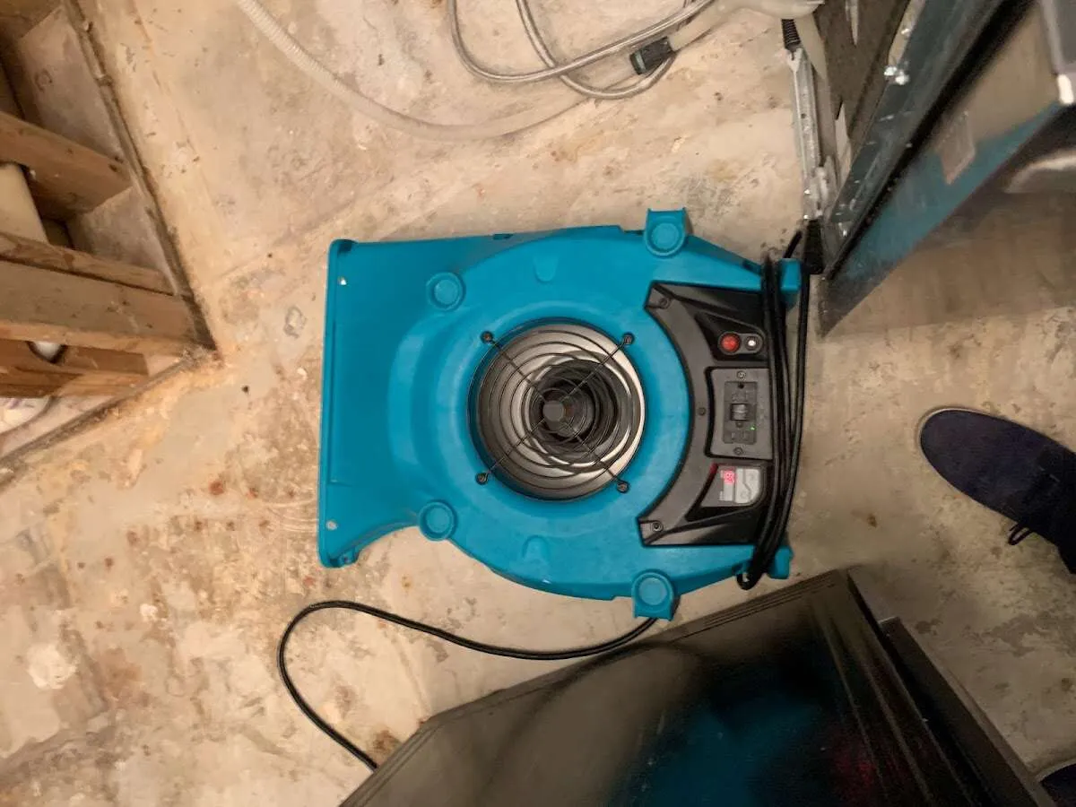 Air mover drying equipment for Mold Remediation & Removal in Charlestown